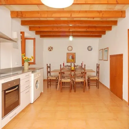 Can Comas Villa *